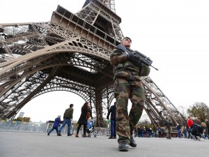 paris french military soldier patrol eiffel tower